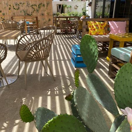 Eden Suites & Apartments Саранде Екстериор снимка