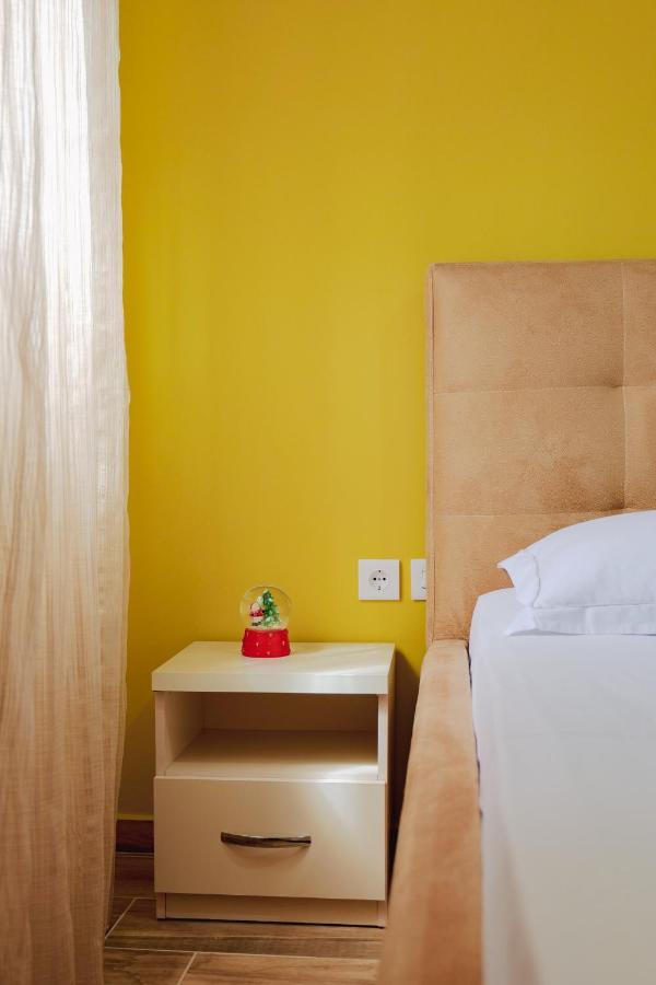 Eden Suites & Apartments Саранде Екстериор снимка