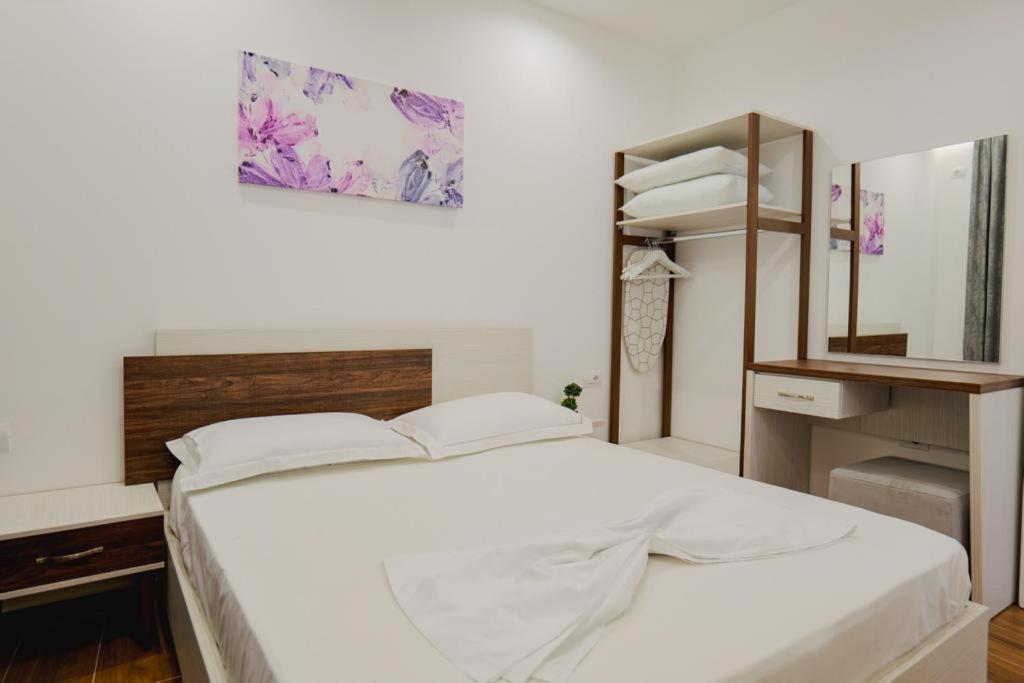 Eden Suites & Apartments Саранде Екстериор снимка