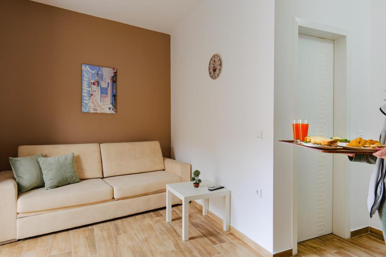 Eden Suites & Apartments Саранде Екстериор снимка