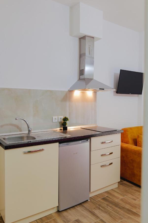 Eden Suites & Apartments Саранде Екстериор снимка