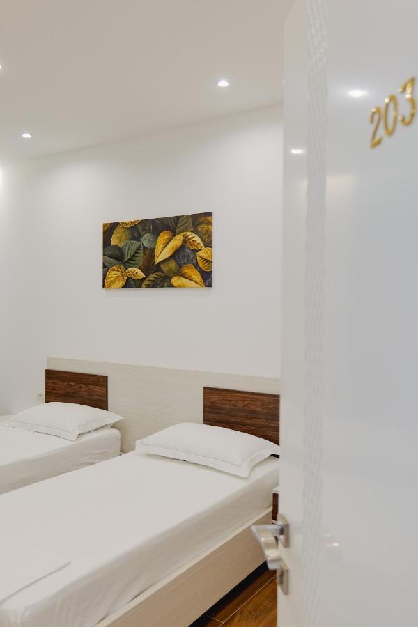 Eden Suites & Apartments Саранде Екстериор снимка