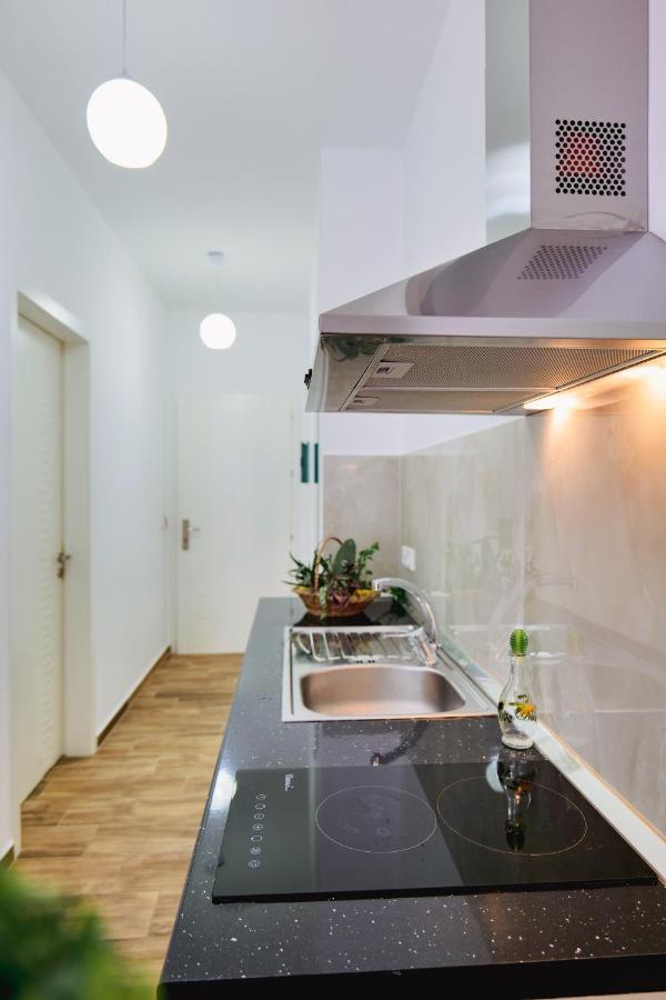 Eden Suites & Apartments Саранде Екстериор снимка