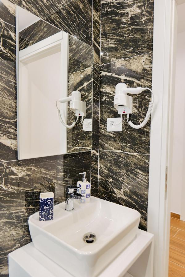Eden Suites & Apartments Саранде Екстериор снимка