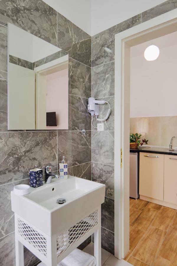 Eden Suites & Apartments Саранде Екстериор снимка