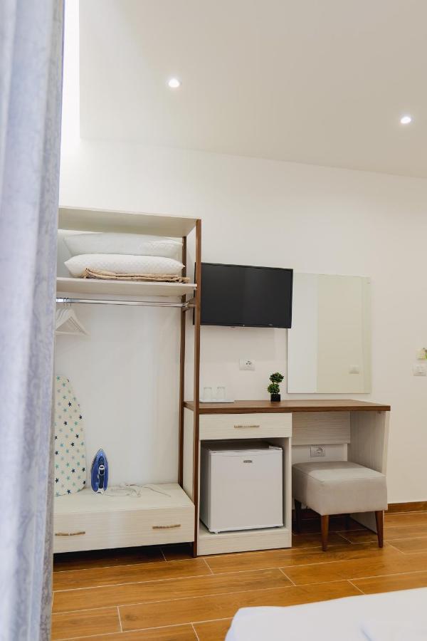 Eden Suites & Apartments Саранде Екстериор снимка
