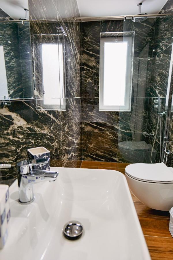 Eden Suites & Apartments Саранде Екстериор снимка